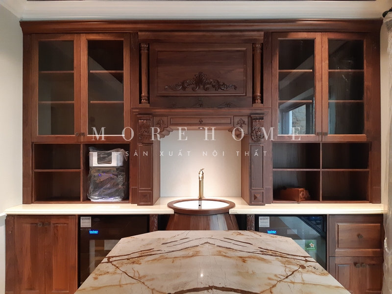 bếp Việc thi công nội thất bếp bằng gỗ tự nhiên đem lại vẻ đẹp sang trọng, cao cấp và tiện nghi cho không gian bếp trong quá trình sử dụng.